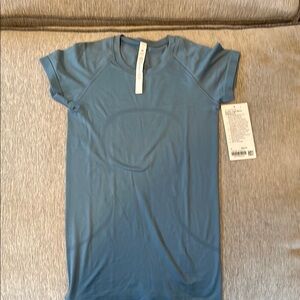 Swiftly Tech Short-Sleeve Shirt 2.0
Hip Length